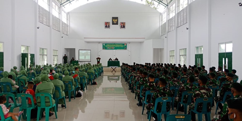 Prajurit dan Persit Yonif RK 114/SM Terima  Ceramah dari Bintaldam IM