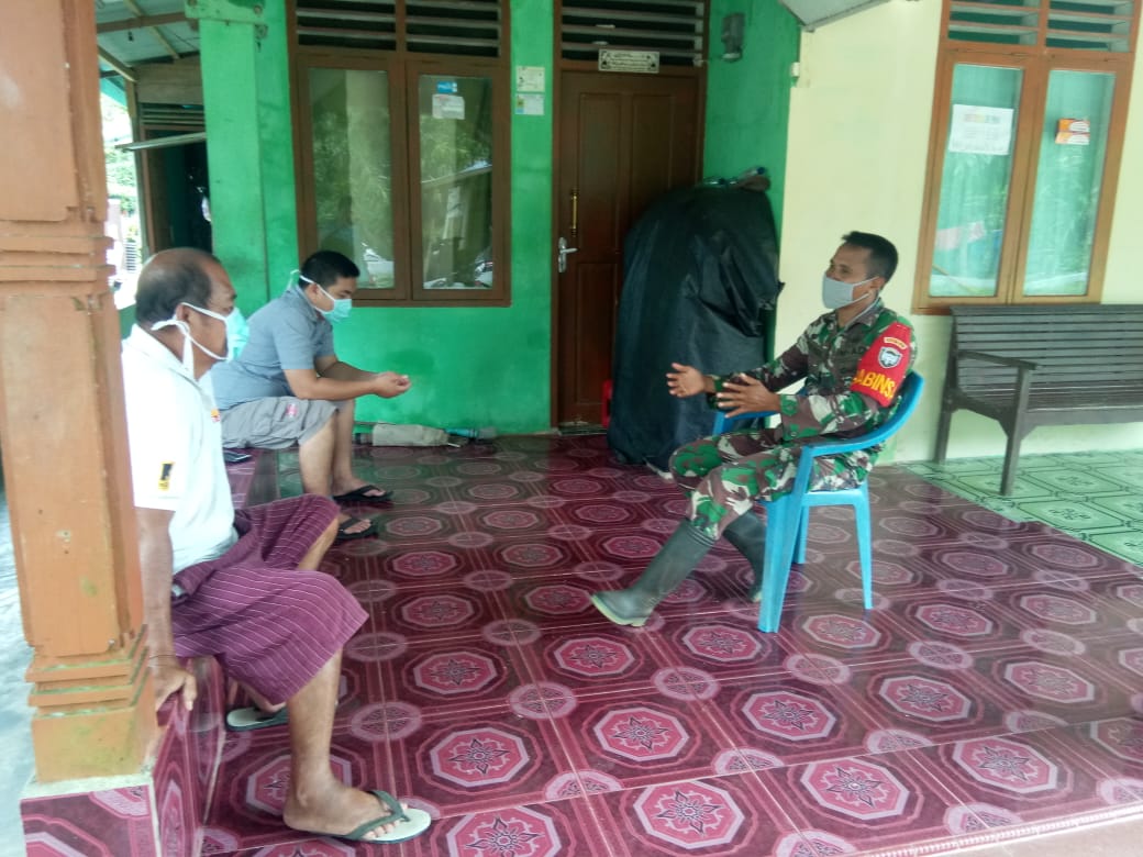 Babinsa Koramil 03/Teupah Selatan Sosialisasikan Adaptasi Kebiasaan Baru