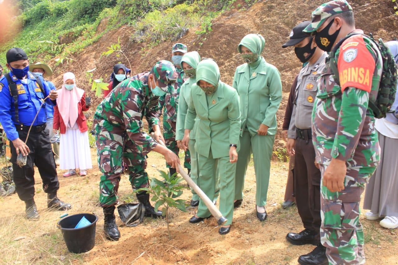 Lestarikan Hutan, Kodim 0107/Aceh Selatan Lakukan Penghijauan Dengan Penanaman Pohon