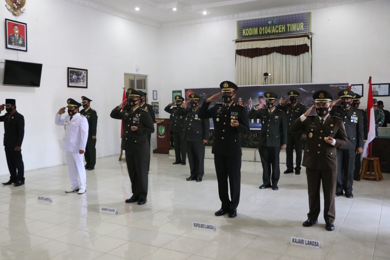 Peringati HUT Ke-75 TNI, Kodim 0104/Atim Ikuti Prosesi Upacara Secara Virtual