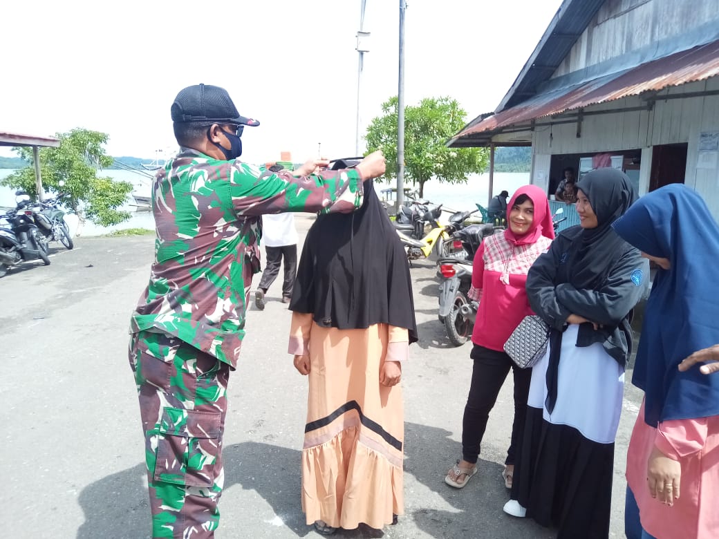 Danramil 05/Simeulue Barat Pendisiplinan Prokes Guna Mengantisipasi Penyebaran Covid-19