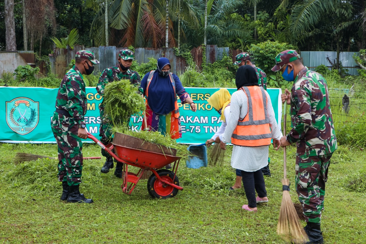 Menyambut HUT Ke-75 TNI, Kodim 0104/Atim Gelar Karya Bhakti