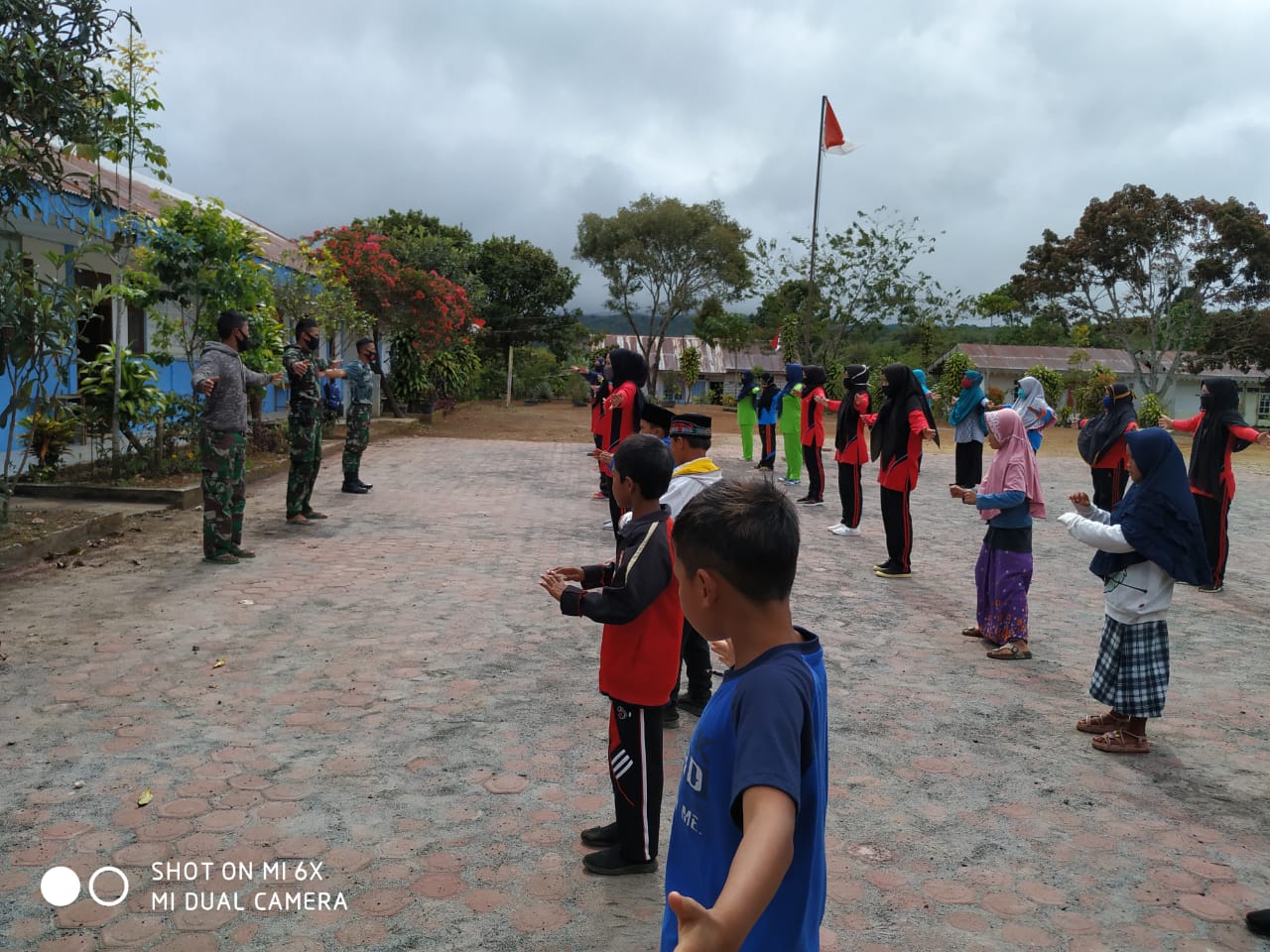 Jaga Kebugaran, Satgas TMMD ke-109 Kodim 0106/Aceh Tengah Senam Pagi Bersama Masyarakat