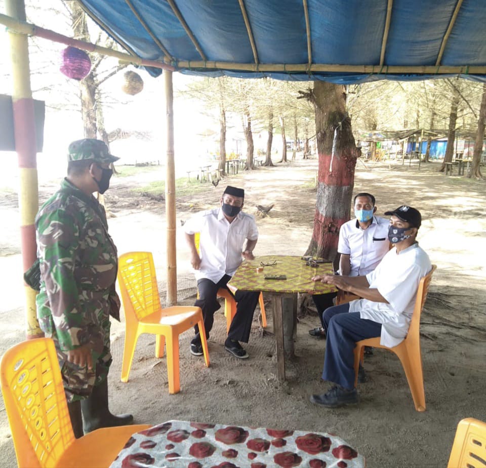 Babinsa Posramil 07/Teupah Barat Himbau Pengunjung Tempat Wisata Patuhi Prokes