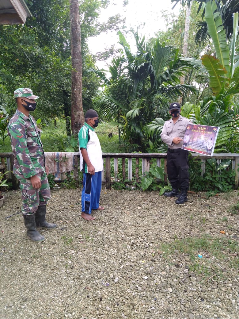 Babinsa dan Bhabinkamtibmas Himbau  Warga Agar Menerapkan 3M dengan slogan secara Humanis dan Persuasif