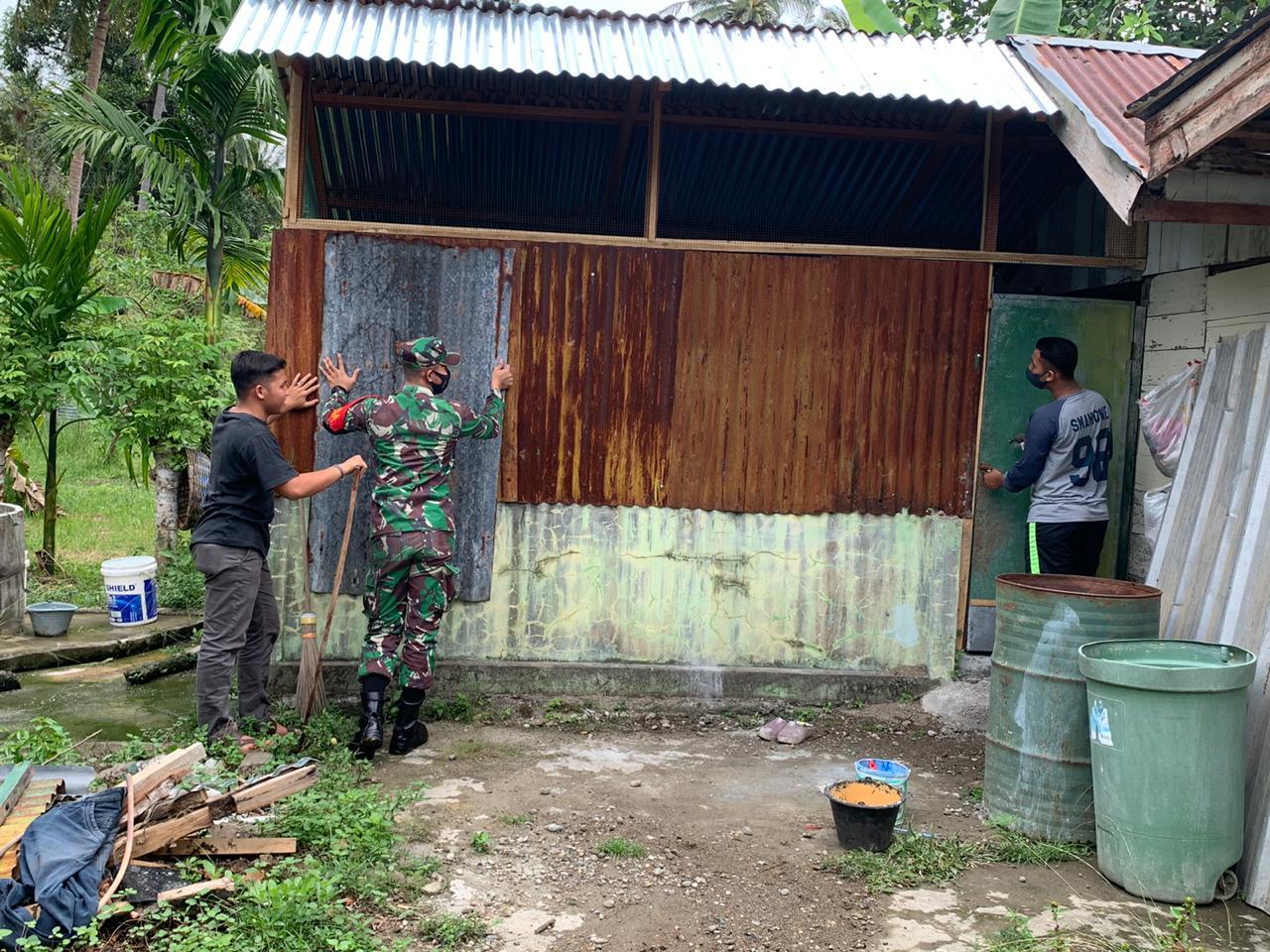 Gotong-royong Babinsa Koramil 21/Blang Bintang