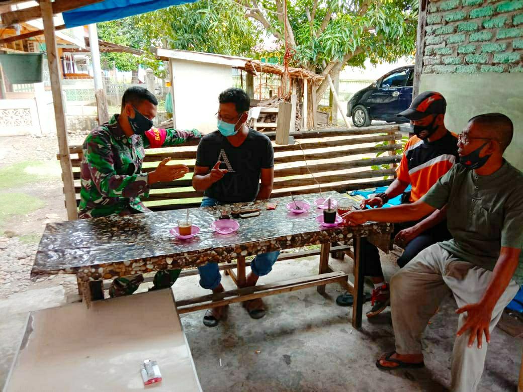 Melalui Sarana Komsos, Babinsa Koramil 07/KS Pererat Hubungan Dengan Warga Desa Binaan