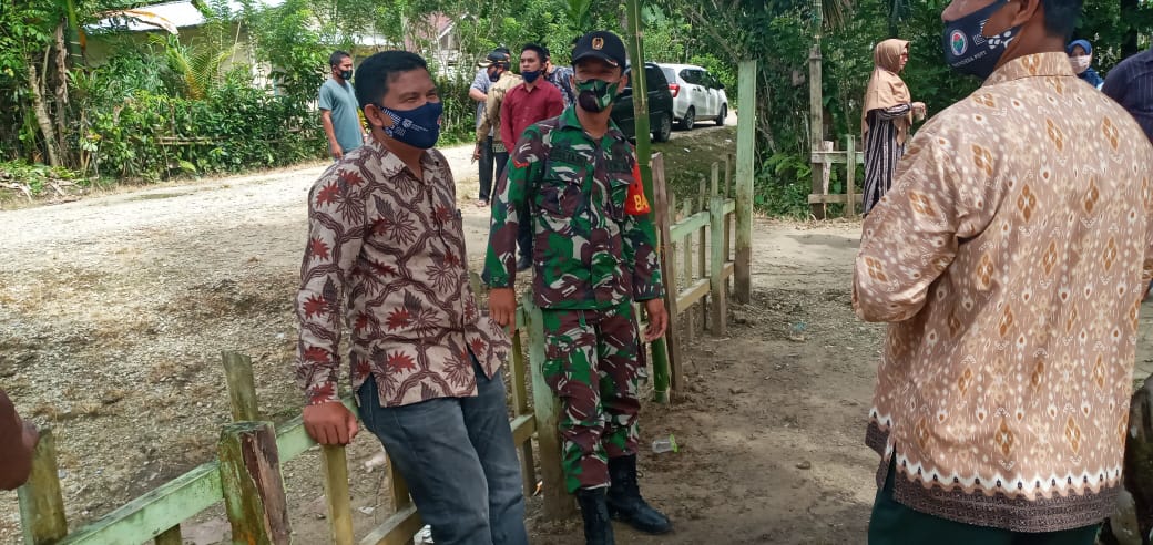 Metode Komsos, Babinsa Himbau Masyarakat Tetap Terapkan Protokol Kesehatan Cegah Covid-19 Di Masa Adaptasi Kebiasaan Baru