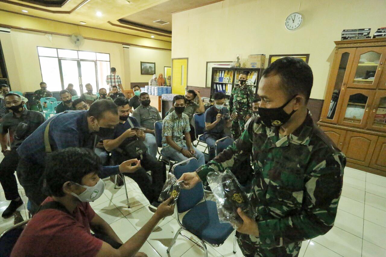 Coffee Morning, Kapendam IM Bagi-bagi Masker ke Insan Pers Banda Aceh