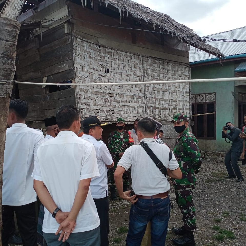 Dandim Bersama Wabup Laksanakan Kunjungan Ke Rumah Warga Tidak Layak Huni di Pidie Jaya