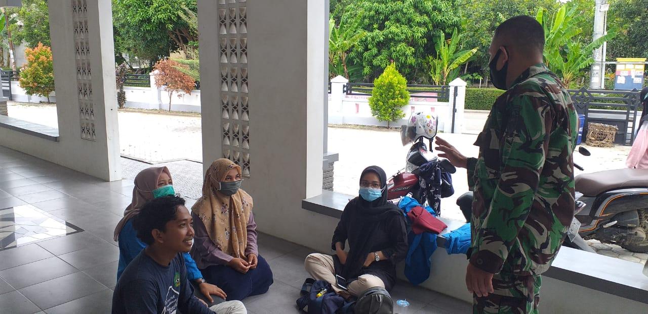 Babinsa Jalin Komunikasi Sosial Dengan Mahasiswa
