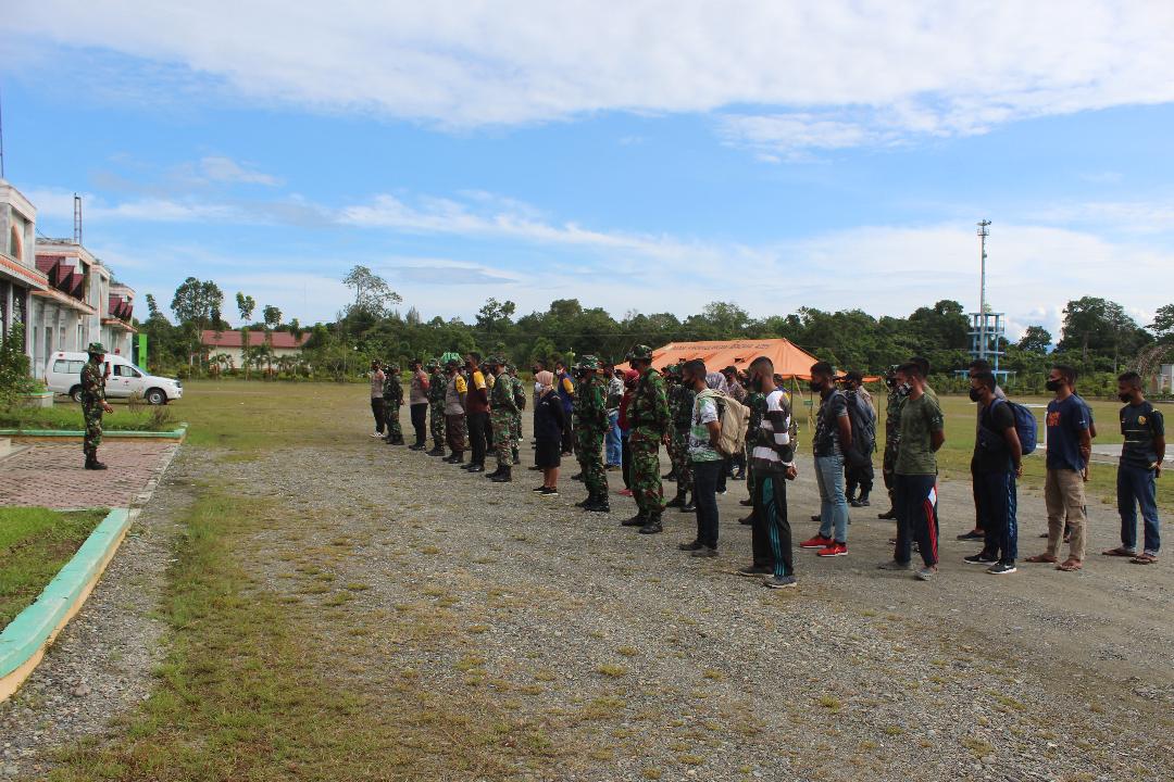 Hari ke Dua Latihan Penanggulangan Bencana Alam Kodim 0116/Nagan Raya ,Peserta Praktik Evakuasi Korban