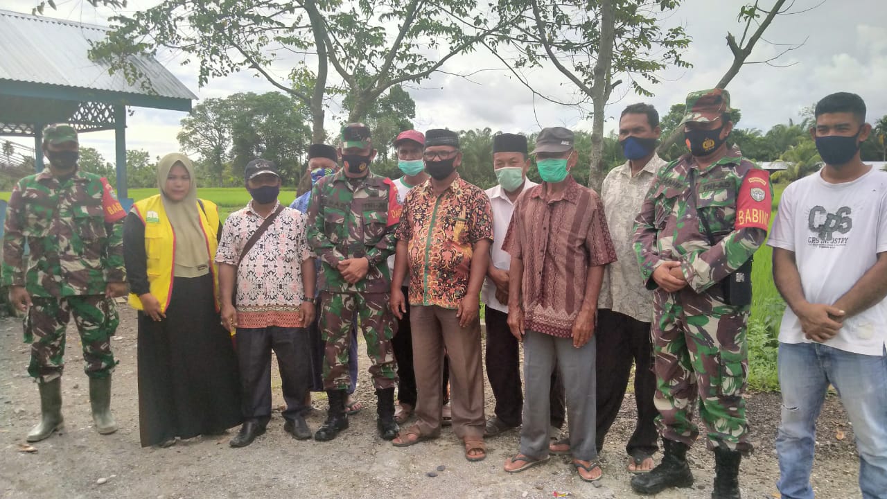 Babinsa Bantu Ketahanan Pangan di Aceh, Petani Apresiasi TNI
