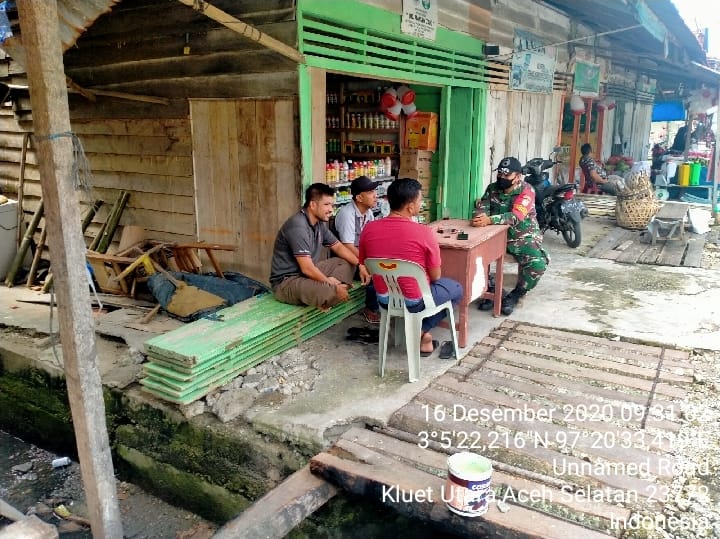 Melalui Sarana Komsos, Serda Saeful Anwar Ajak Warga Desa Binaannya Selalu Pelihara Kerukunan Hidup Bermasyarakat