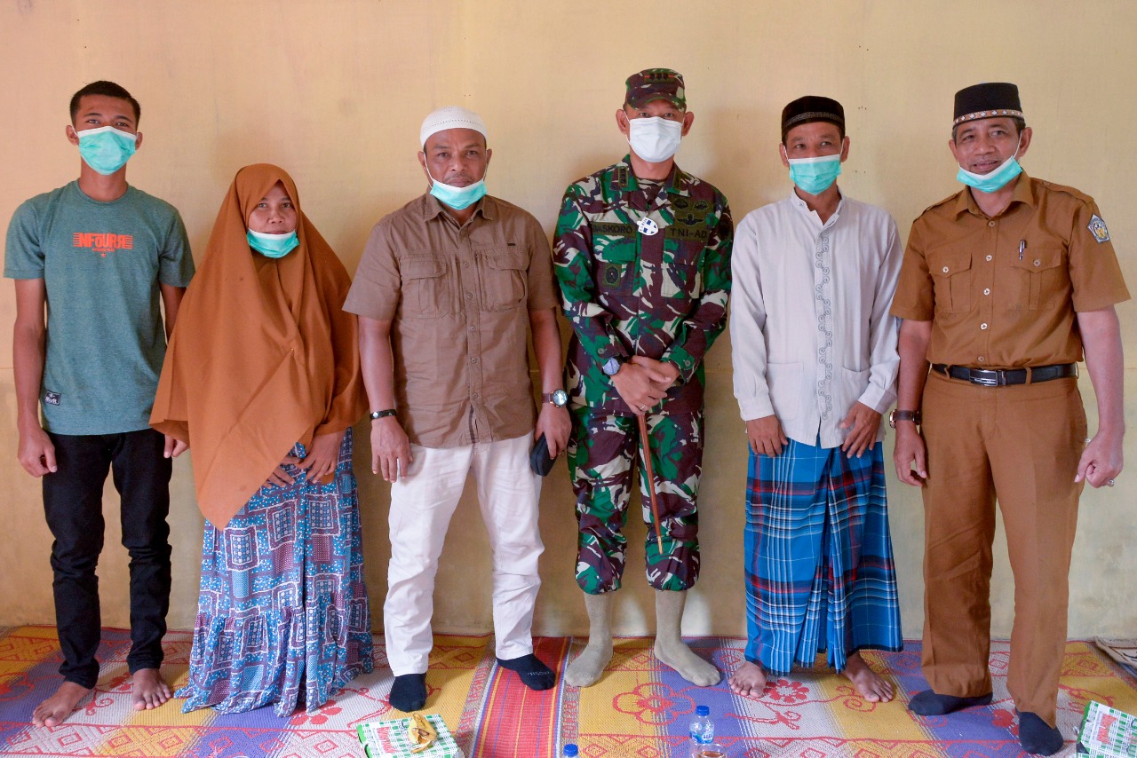 Warga Miskin Terima Bantuan Rumah dari Danrem, Putra Keduanya Ingin Jadi TNI