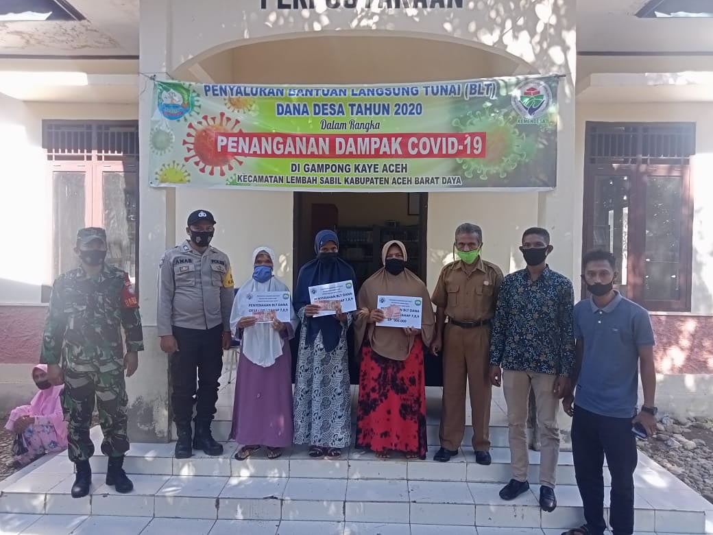 PENDAMPINGAN MELEKAT BABINSA DAN BHABINKAMTIBMAS PADA KEGIATAN PENYALURAN DANA BLT DD