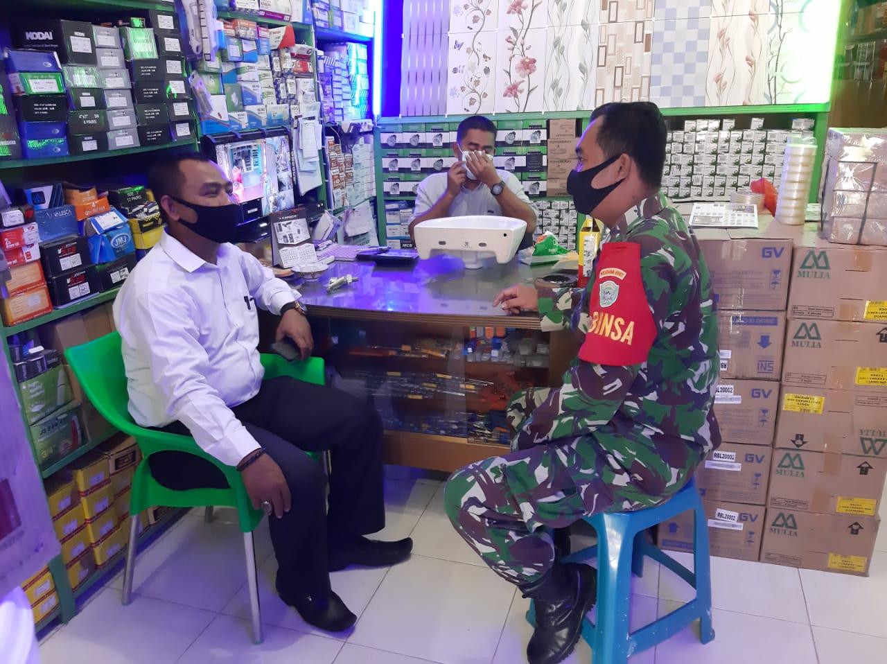 Tingkatakan Kemanunggalan TNI dan Rakyat, Koptu Lulut Suseno Komsos Dengan Warga Desa Binan