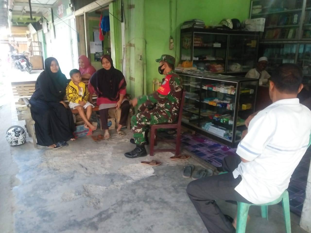 Eratkan Hubungan Baik dengan Warga Babinsa Lakukan Silaturrahmi dengan Ibu-Ibu