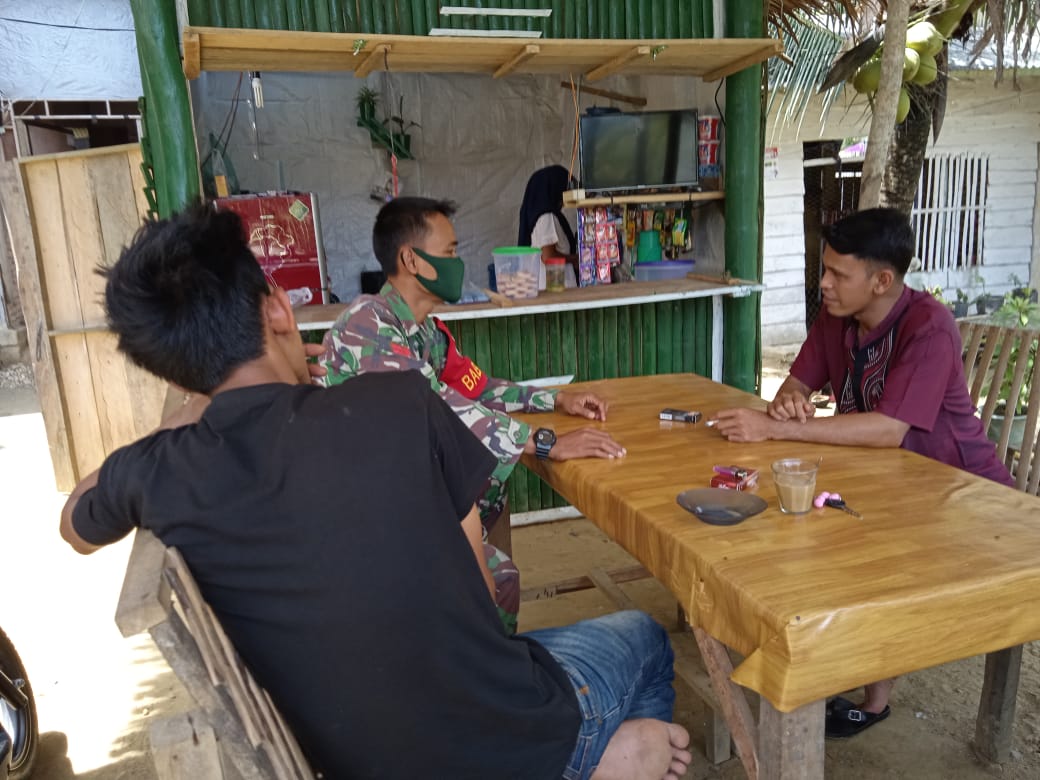 Pendekatan,Babinsa Bersama Masyarakat Melalui Komsos