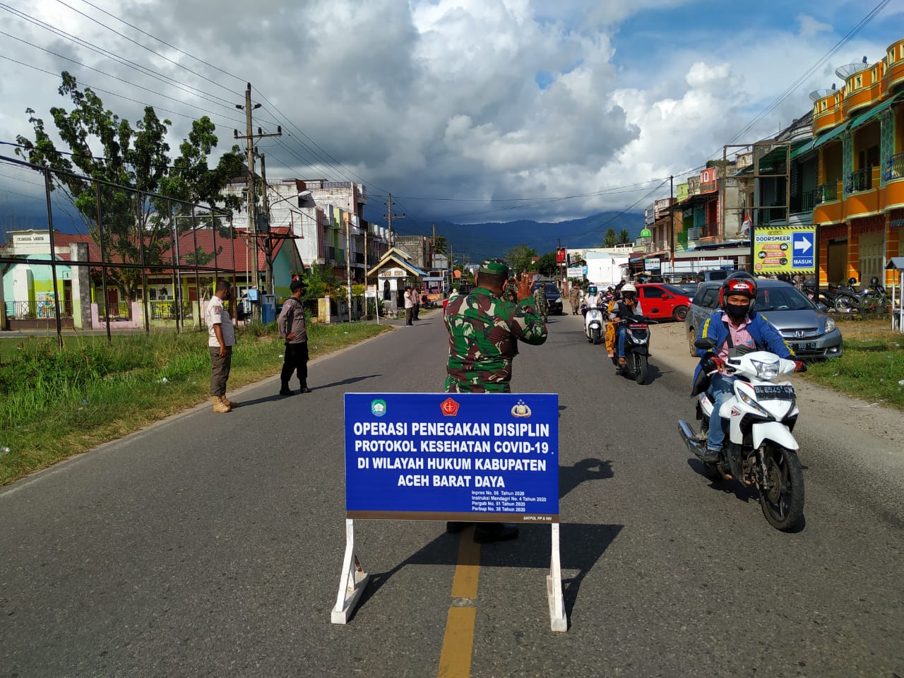 TEKAN ANGKA RANTAI PENULARAN COVID 19, PERSONEL KODIM 0110 ABDYA GELAR OPERASI YUSTISI