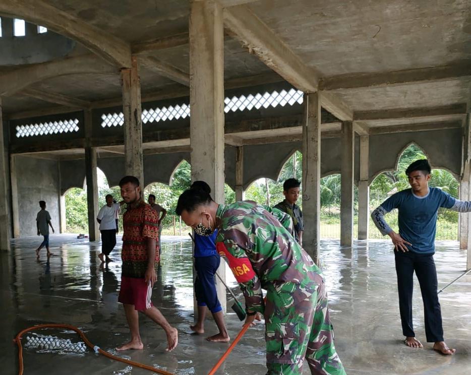 Sebagai Wujud Kebersamaan, Babinsa Ramil 10/Spj Galakkan Gotroy