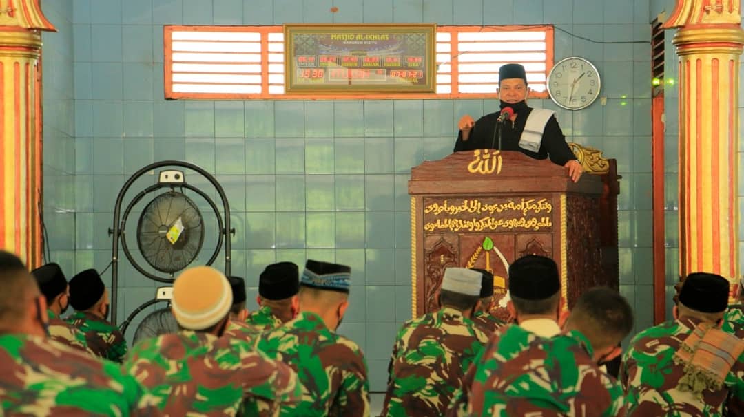 Abu Dayah Manyang Nasehati Prajurit Korem 012/TU