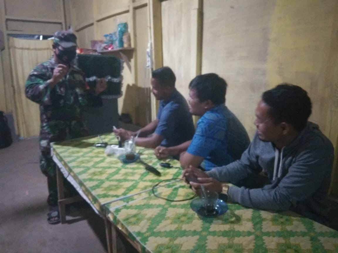 Koptu Deni Anzani bersilaturahmi dengan masyarakat di desa binaan