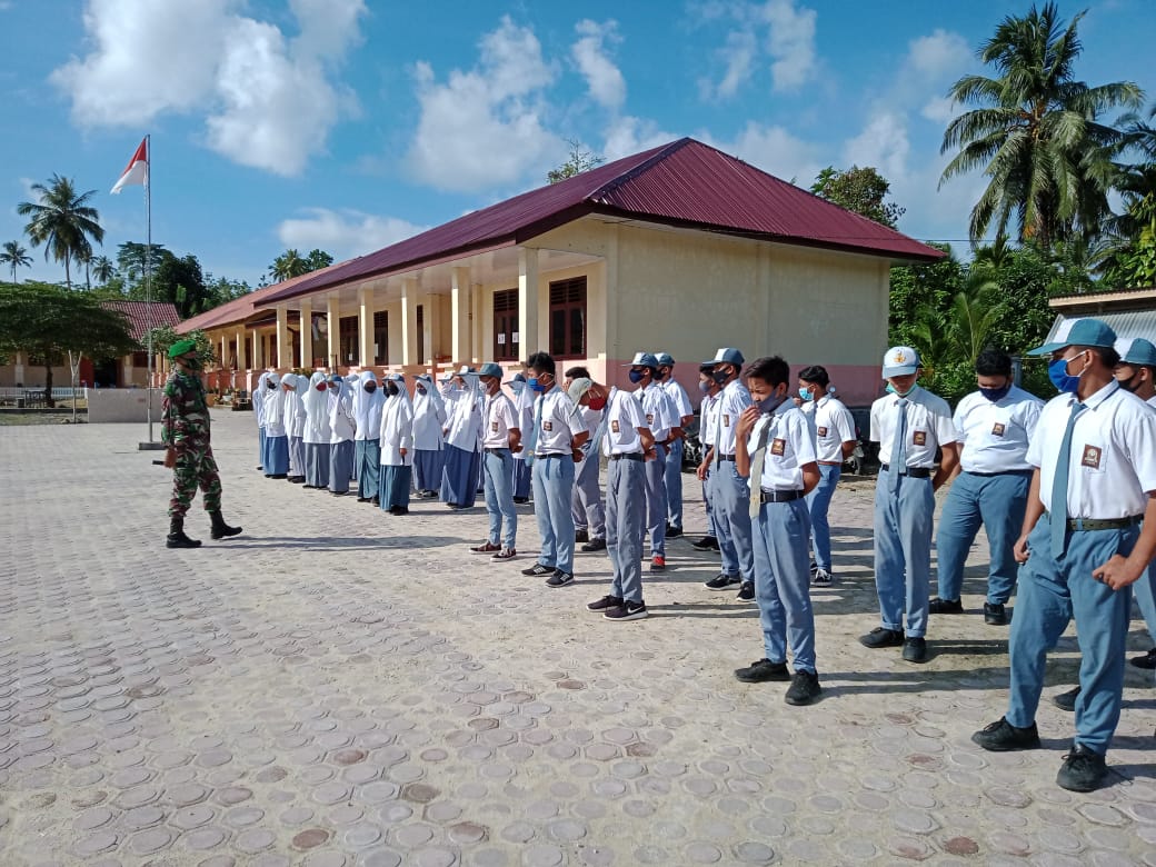 Peran Babinsa Meningkatkan Kedisplinan Pelajar Dengan Kegiatan Baris Berbaris