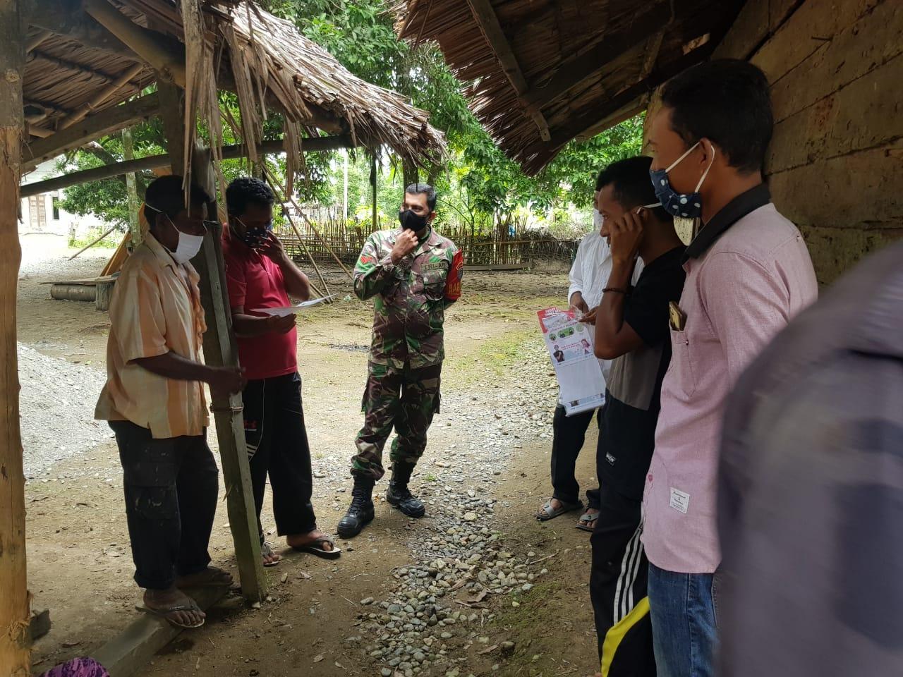 Lewat komunikasi Sosial Babinsa Posramil Suka Makmue kodim 0116/ Nagan raya bina hubungan baik dengan Warganya   