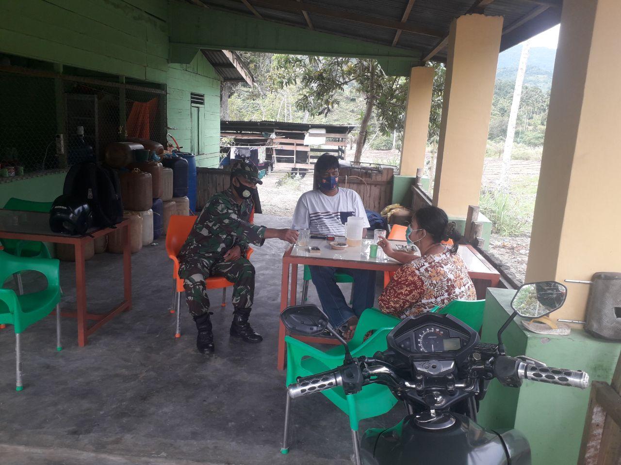 Monitoring Wilayah, Babinsa Pererat Silaturrahmi Bersama Warga Binaannya