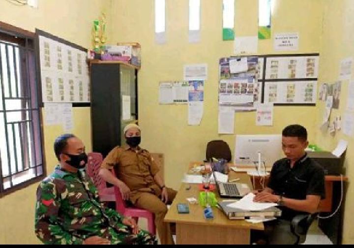 Babinsa Posramil Tripa Makmur Eratkan Komunikasi Sosial  Dengan Aparatur Gampung