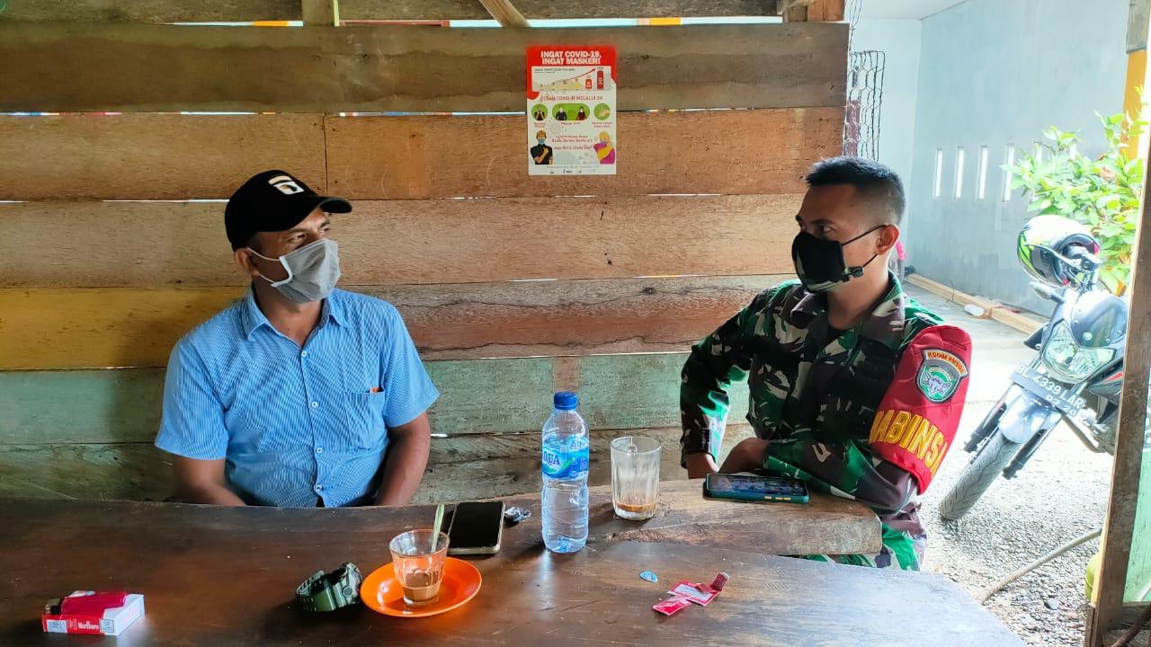 Babinsa Serma Samsul Helmindra Melaksanakan  Komsos Dengan Warga Binaan