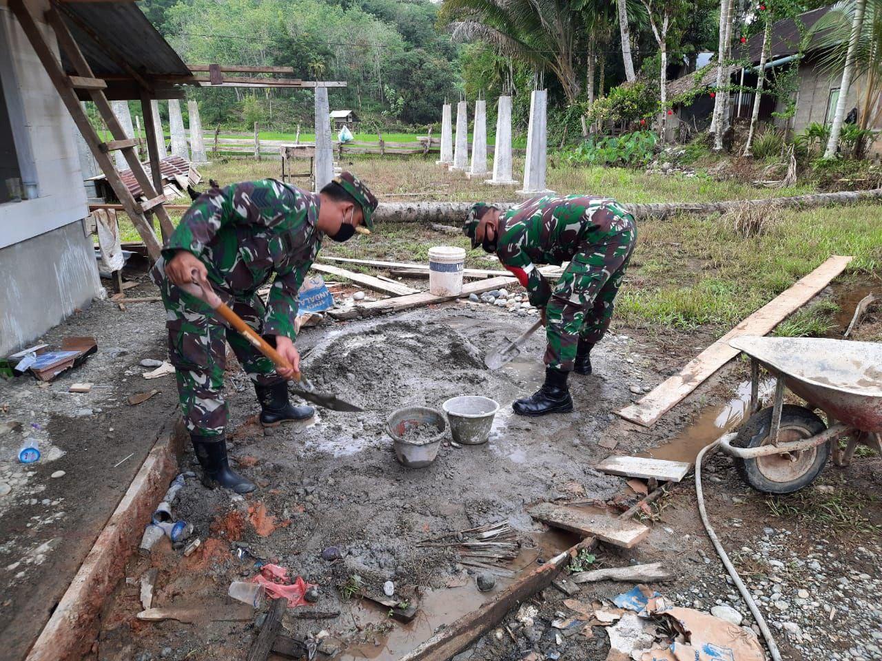 Terjawab Sudah Kesulitan Santri Selama Ini, Danramil 01/SM Serahkan Bantuan Tempat Wudhu Di Pesantren