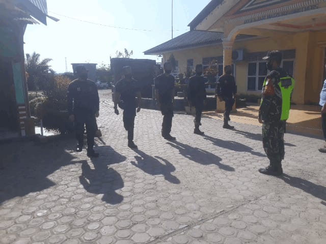 BABINSA TINGKATKAN DISIPLIN ANGGOTA SECURITY MELALUI LATIHAN PERATURAN BARIS BERBARIS