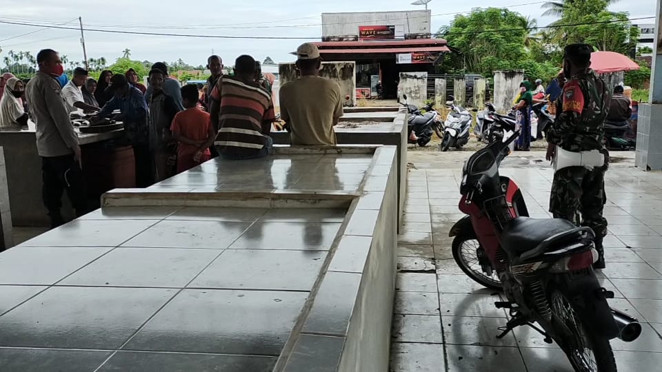 Inspeksi Mendadak, Anggota Posramil 08/Setia Gelar Sosialisasi Protkes Kepasar Tradisional