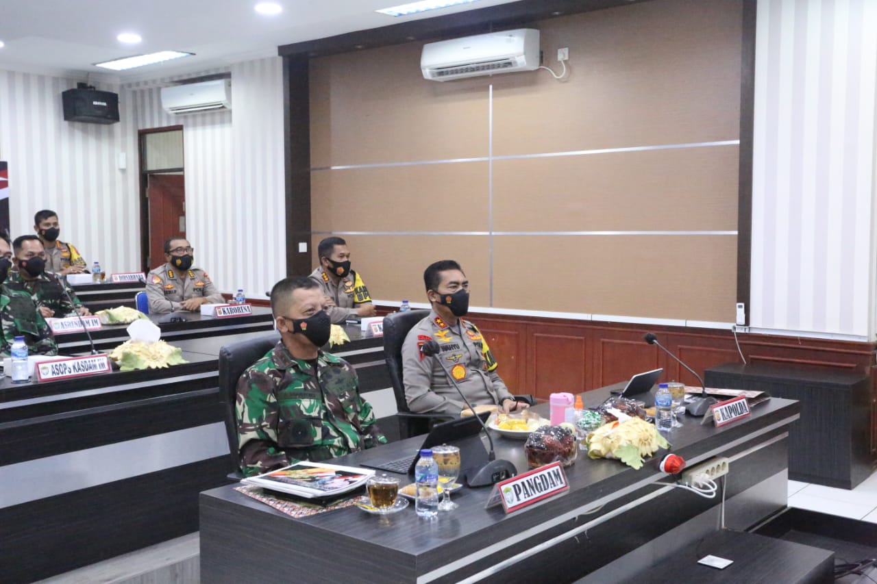 Pangdam IM Bersama Kapolda Aceh Ikuti Rapim TNI-Polri Secara Virtual