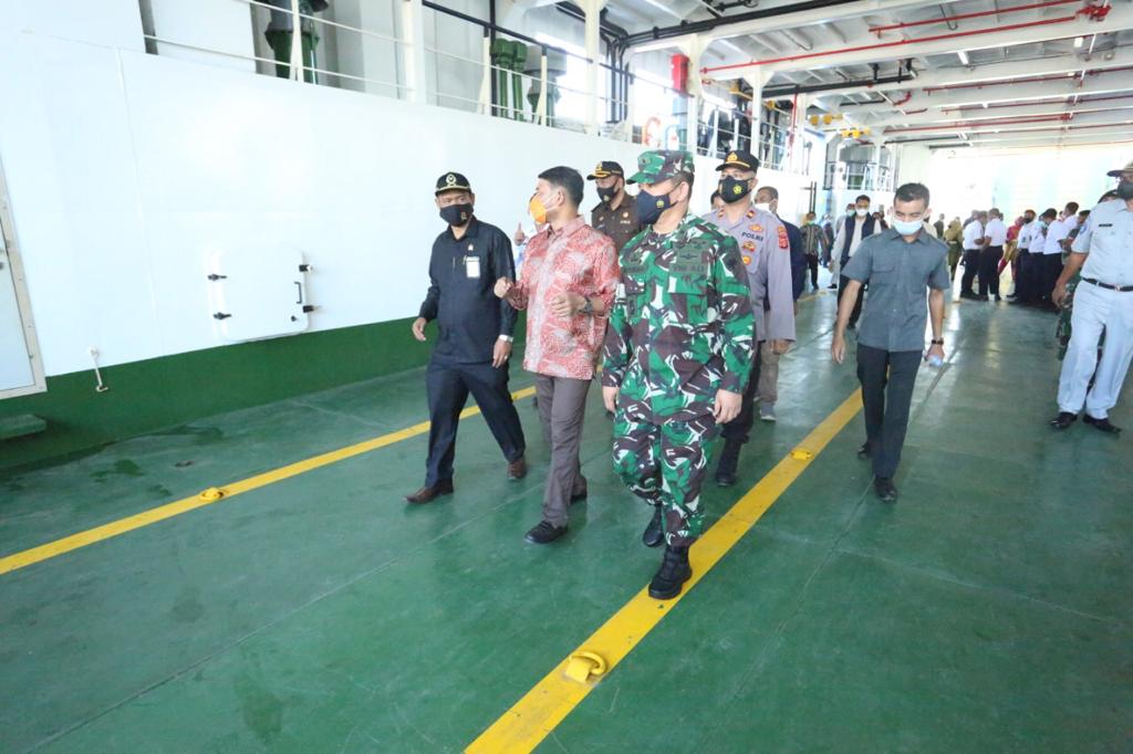 Kapoksahli Pangdam IM Hadiri Puncak Peringatan HPN 2021 di KMP Aceh Hebat 2