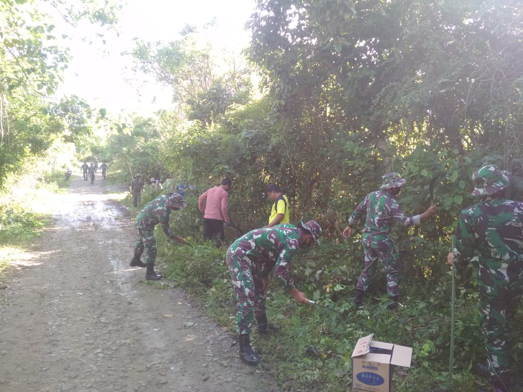 Prajurit Yonzipur 16/DA Karya Bhakti di Desa Binaan