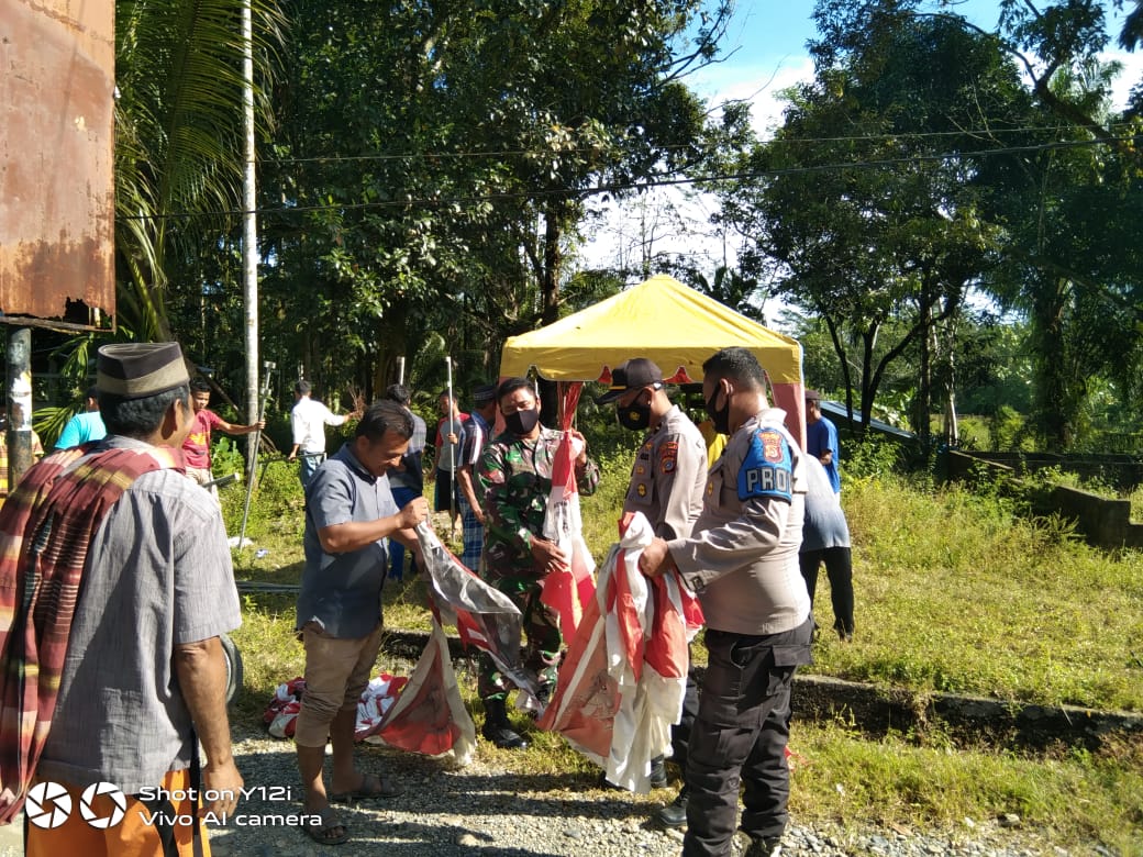 TNI-POLRI Bersama Warga Bersinergi Siapkan Tempat Pencanangan Desa Tangguh Bencana