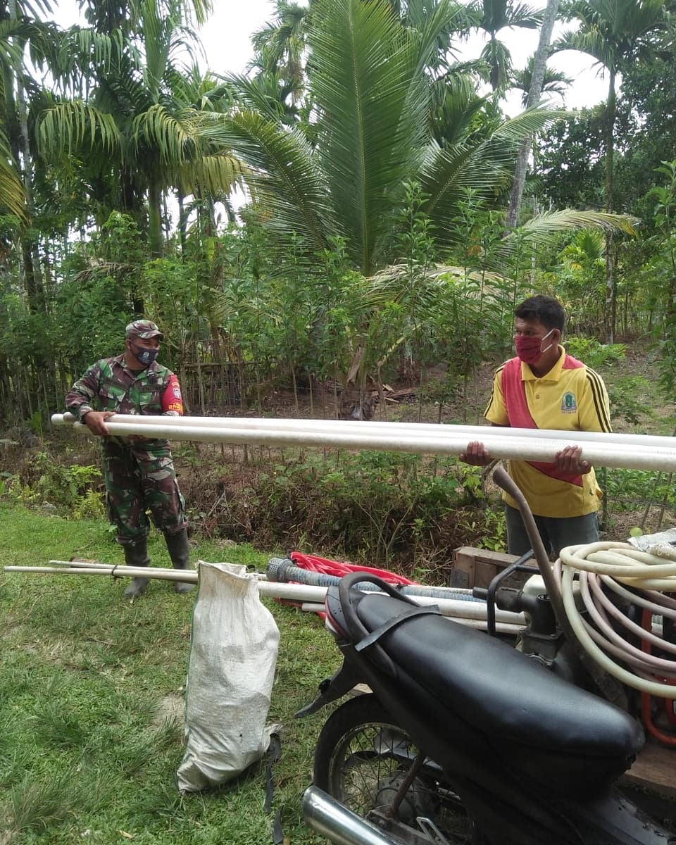 Babinsa Koramil 04/Salang, Aliri sawah dengan Sumur Bor
