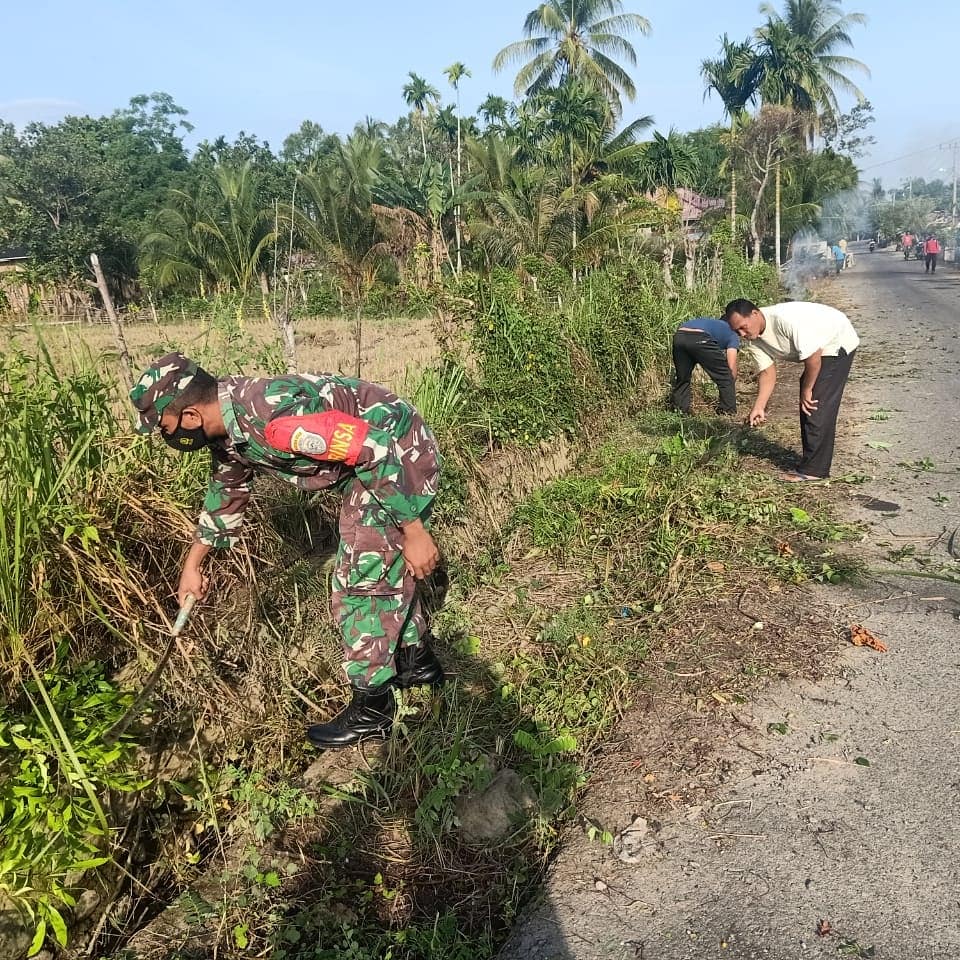 Wujud Kepedulian Babinsa Terhadap Desa Binaannya