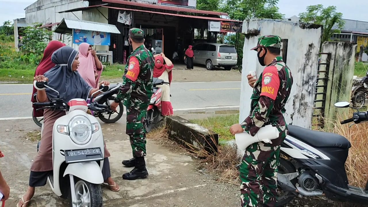 Gugah Kesadaran Masyarakat Lawan Corona, Anggota Posramil 08/Setia Gelar Patroli Dan Sosialisasi