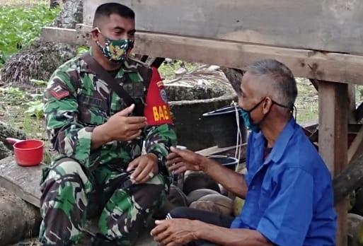 Babinsa Posramil Kuala Pesisir Laksanakan Komsos Bersama Masyarakat