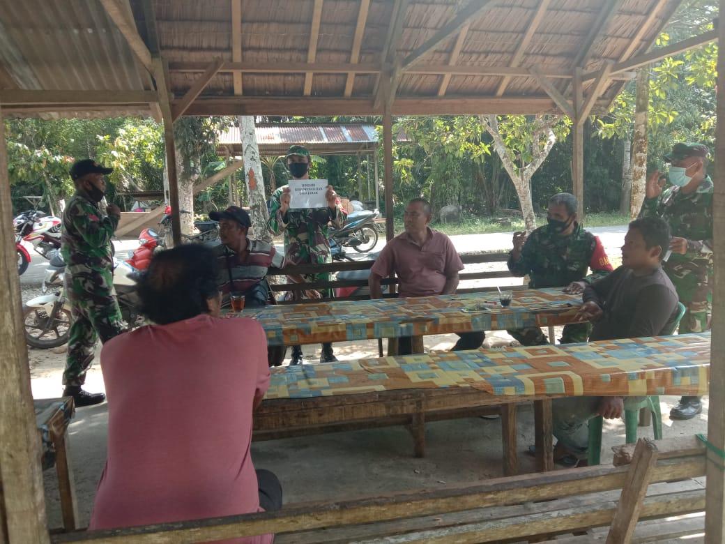 Keliling Kampung, Personil Koramil 09/Trumon Ajak Warga Patuhi Protkes