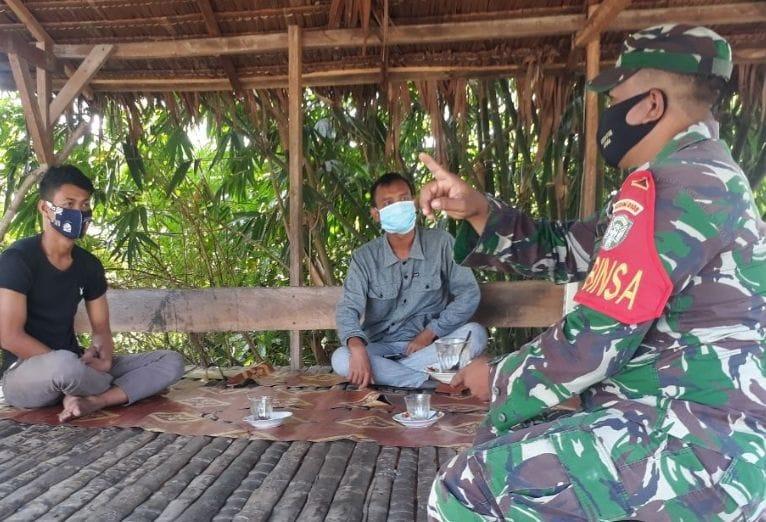 Babinsa Himbau Warga Waspada Keamanan Desa