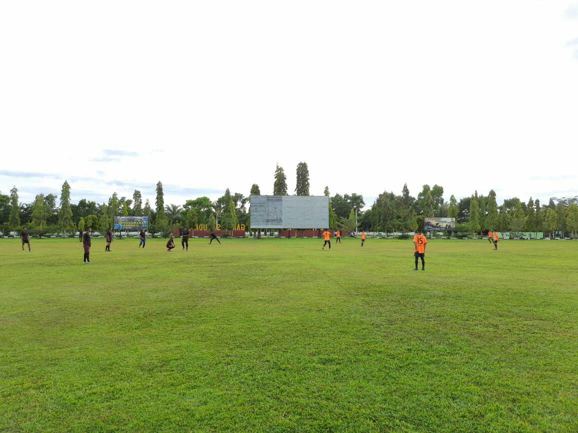 Yonif 116/Gs Laksanakan Olahraga Bersama Warga Sekitar Asrama