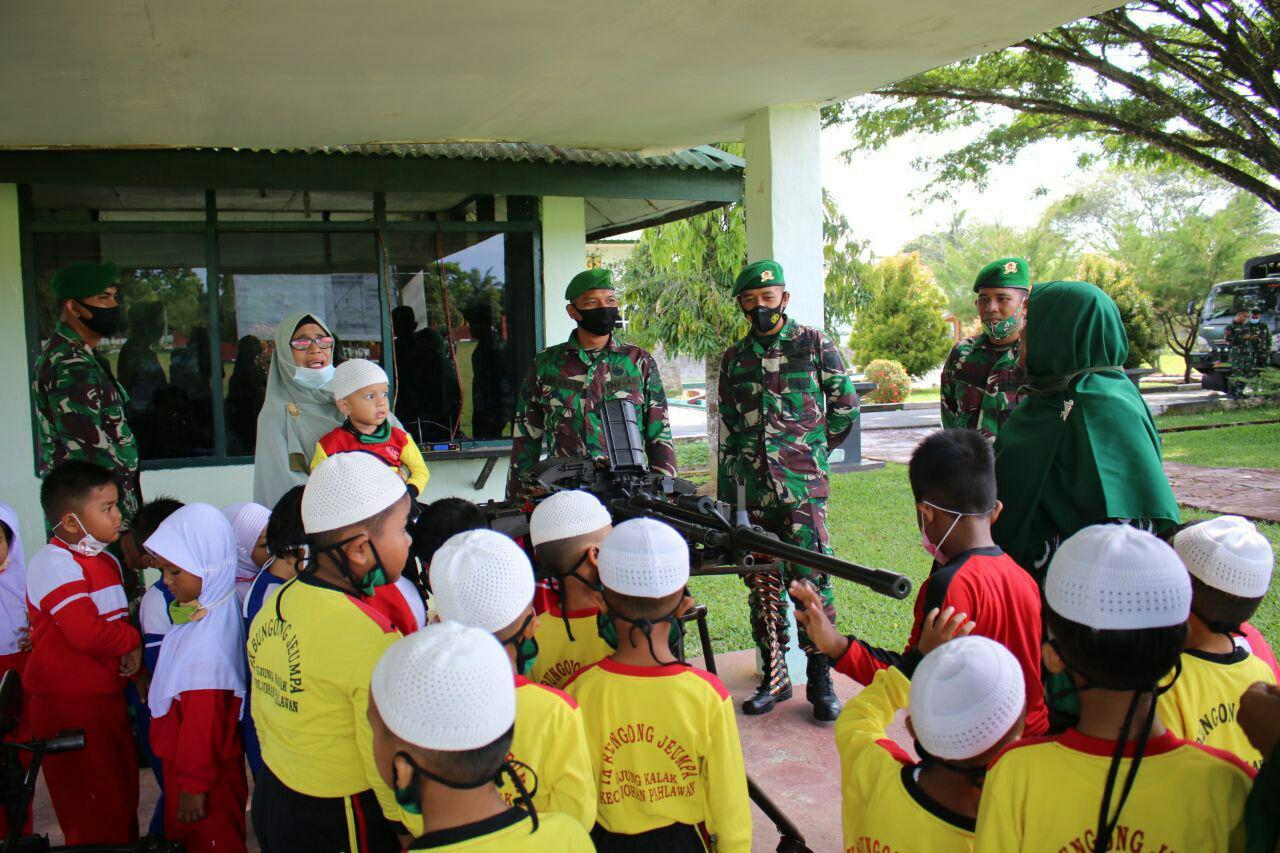 TK Bungong Jeumpa Kunjungi Yonif 116/GS