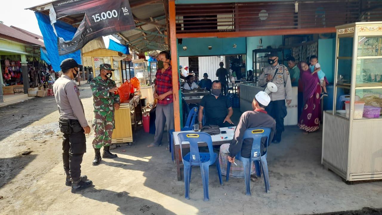 Sinergitas Babinsa Bersama Babinkamtibmas Dalam Menjalin Silaturahmi Sekaligus Himbau Prokes