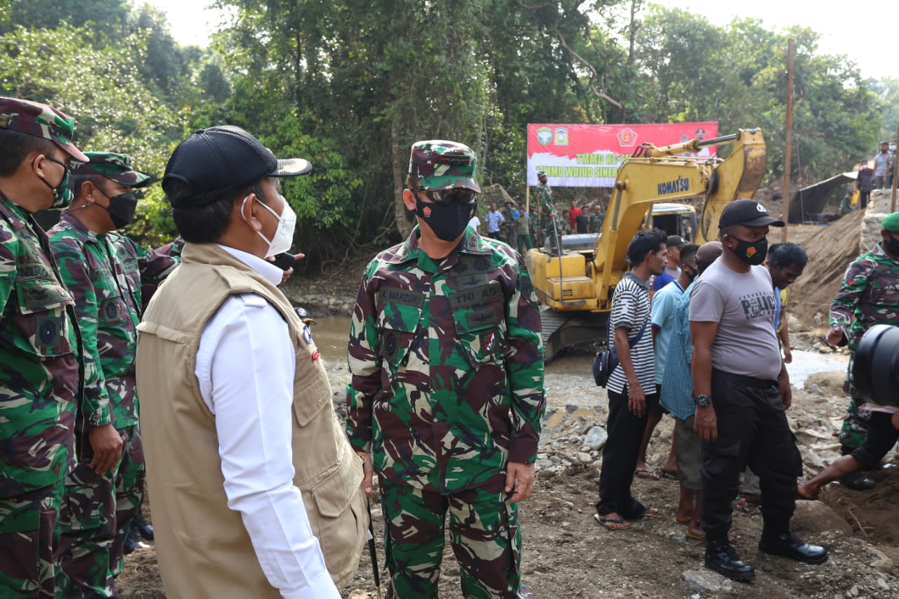 Tinjau TMMD di Aceh Besar, Pangdam IM: Peran Pemda dan Masyarakat Sangat Membantu