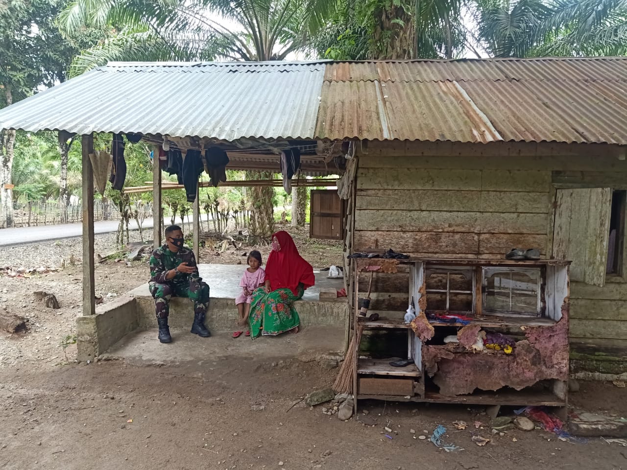 Komunikasi Dua Arah Terus Dilakukan Oleh Babinsa Kapada Warga Yang Menjadi Binaannya
